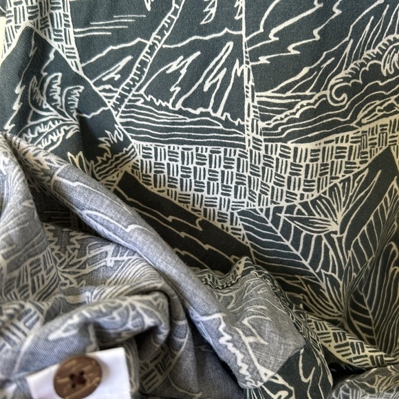 Reyn Spooner Hawaiian Short Sleeve Button Down Shirt - Picture 7 of 9